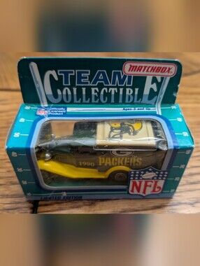 Matchbox 1/64 Scale Team NFL Green Bay Packers 1990 LE Die Cast Car